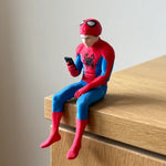 SPIDER-MAN TEXTING / PHONE